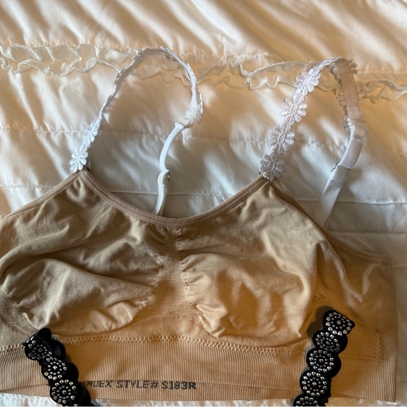 “Strap-its” changeable strap Bras, One Size, Black & Neutral, w/3 pair straps - Picture 6 of 7